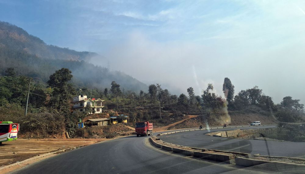 मुग्लिन-पोखरा सडकमा दुवैतर्फ चार किलोमिटर कालोपत्र   